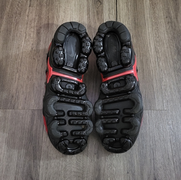 Nike Air Vapormax Plus University Red Black Men\'s Size 8.5 Rare (CU4863-600)